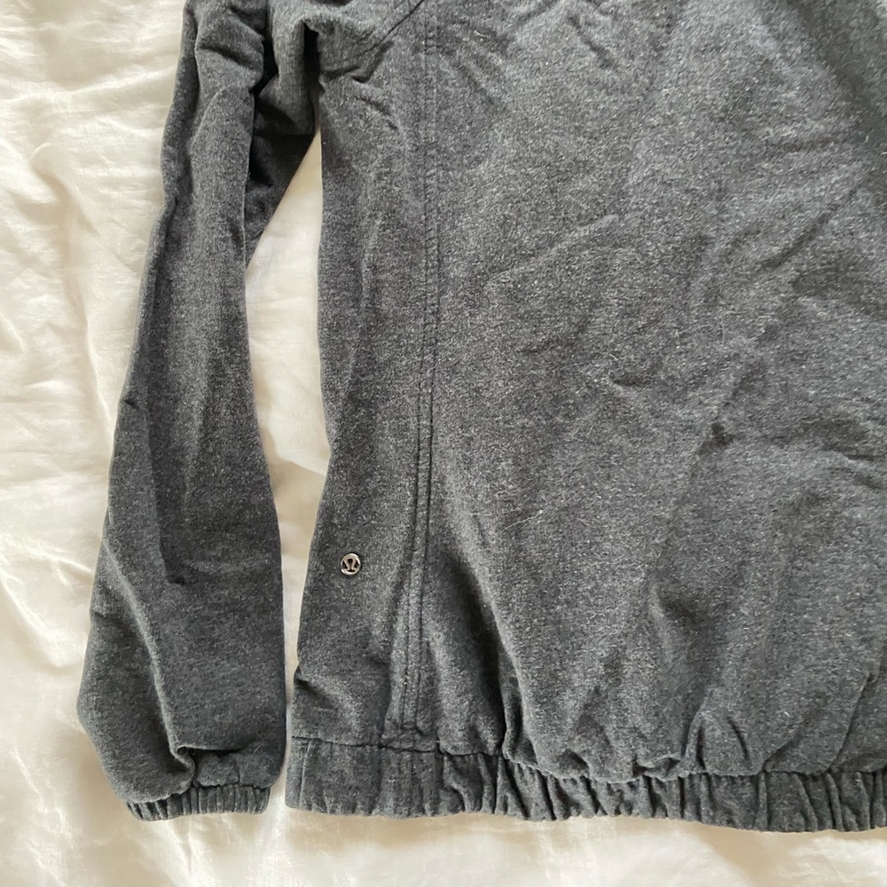 Lululemon mock neck sweatshirt (4)